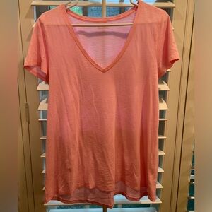 Lily Pulitzer V-neck tshirt size M